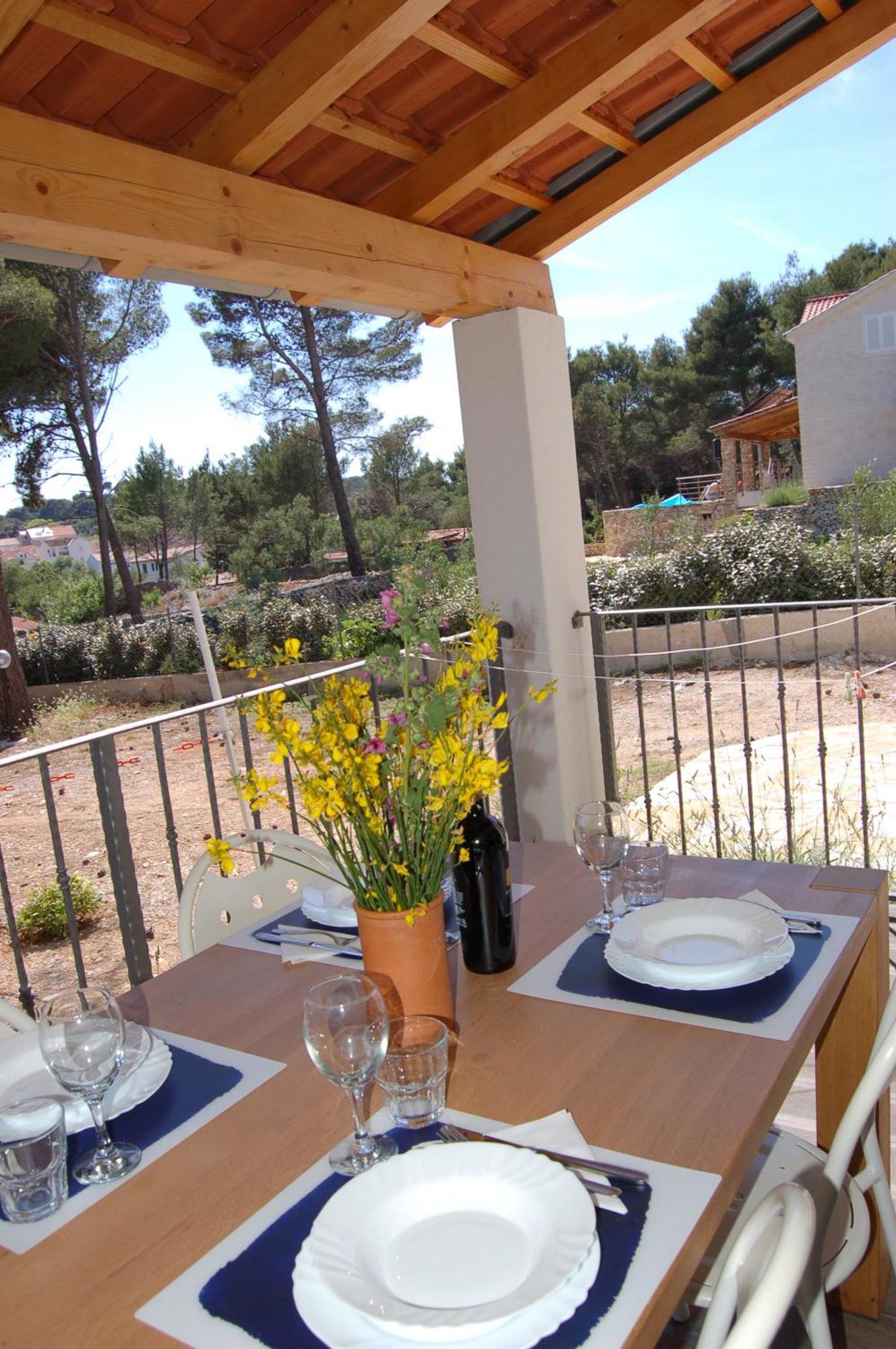 Gorgonia Suites in Verunić Esterno foto