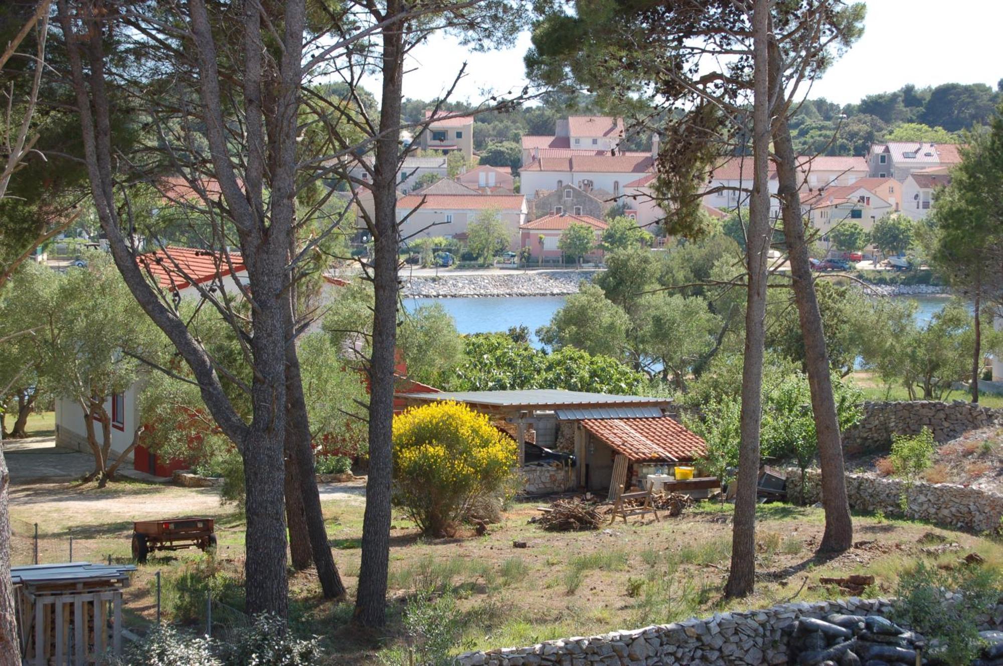Gorgonia Suites in Verunić Esterno foto