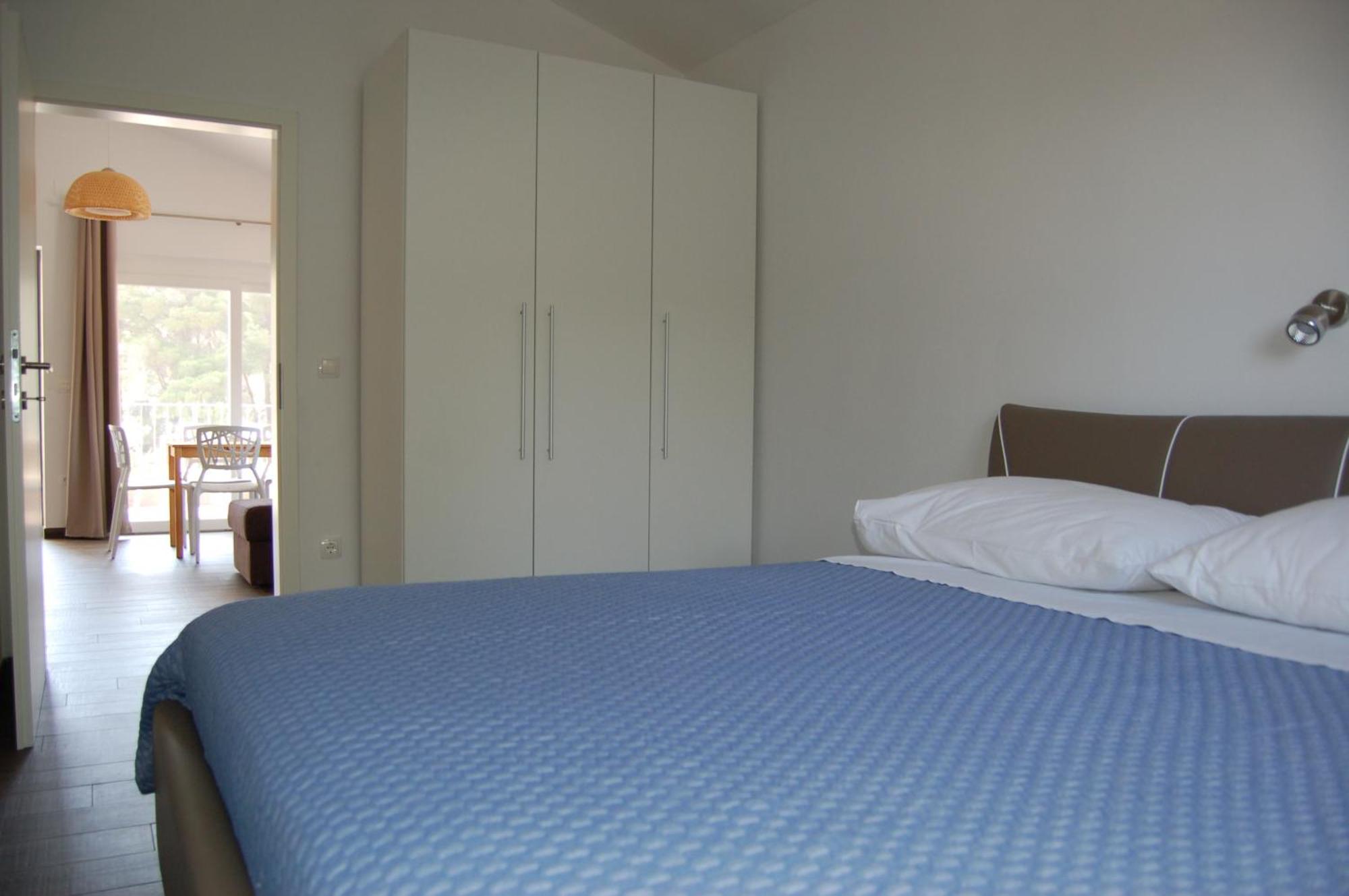 Gorgonia Suites in Verunić Esterno foto