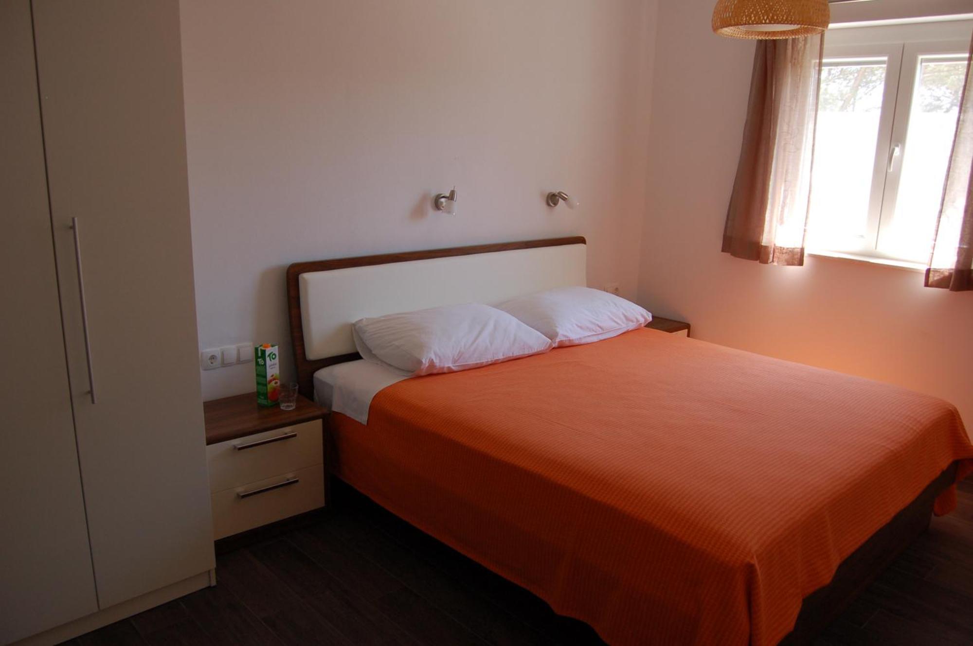Gorgonia Suites in Verunić Esterno foto