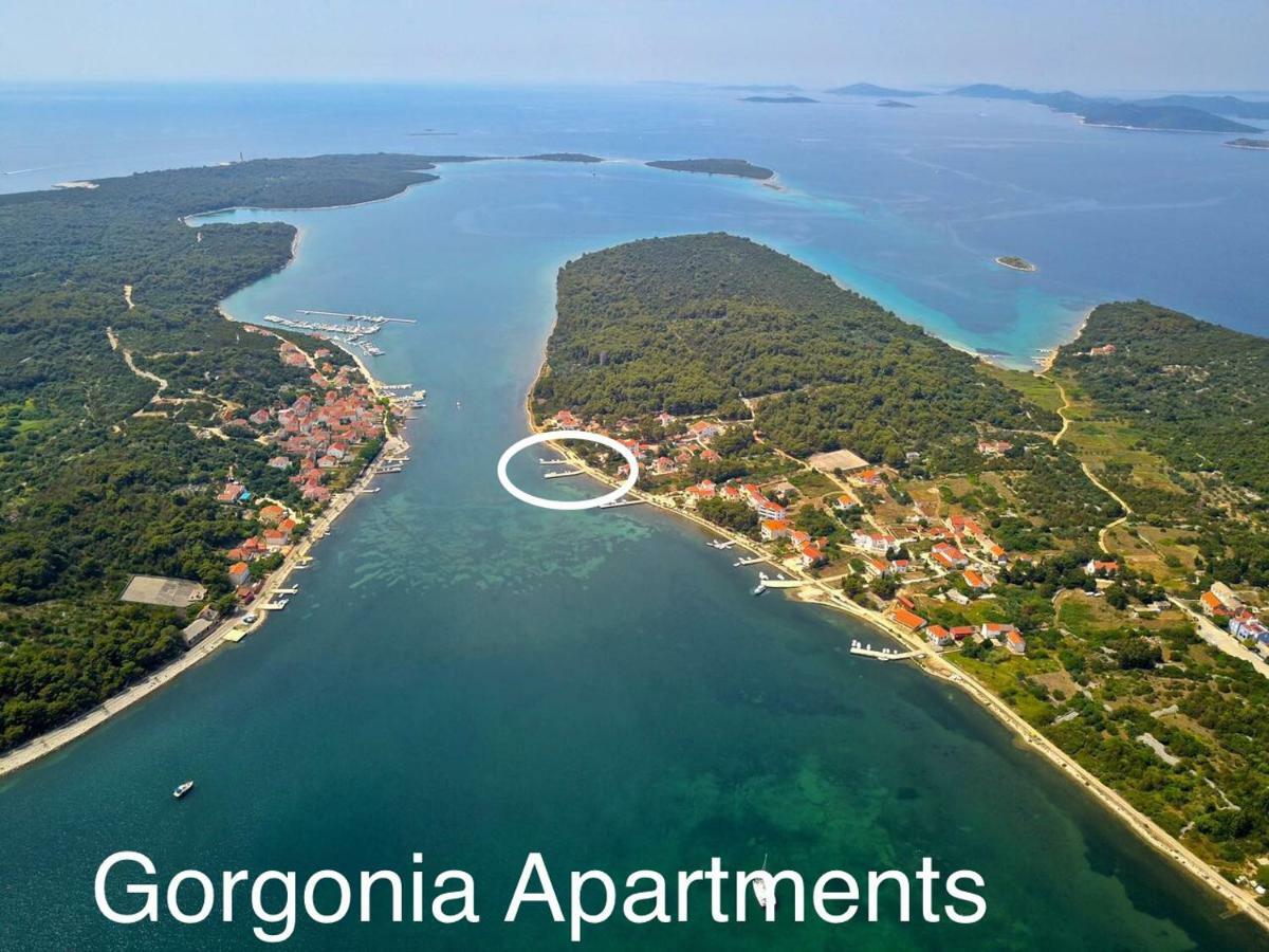 Gorgonia Suites in Verunić Esterno foto